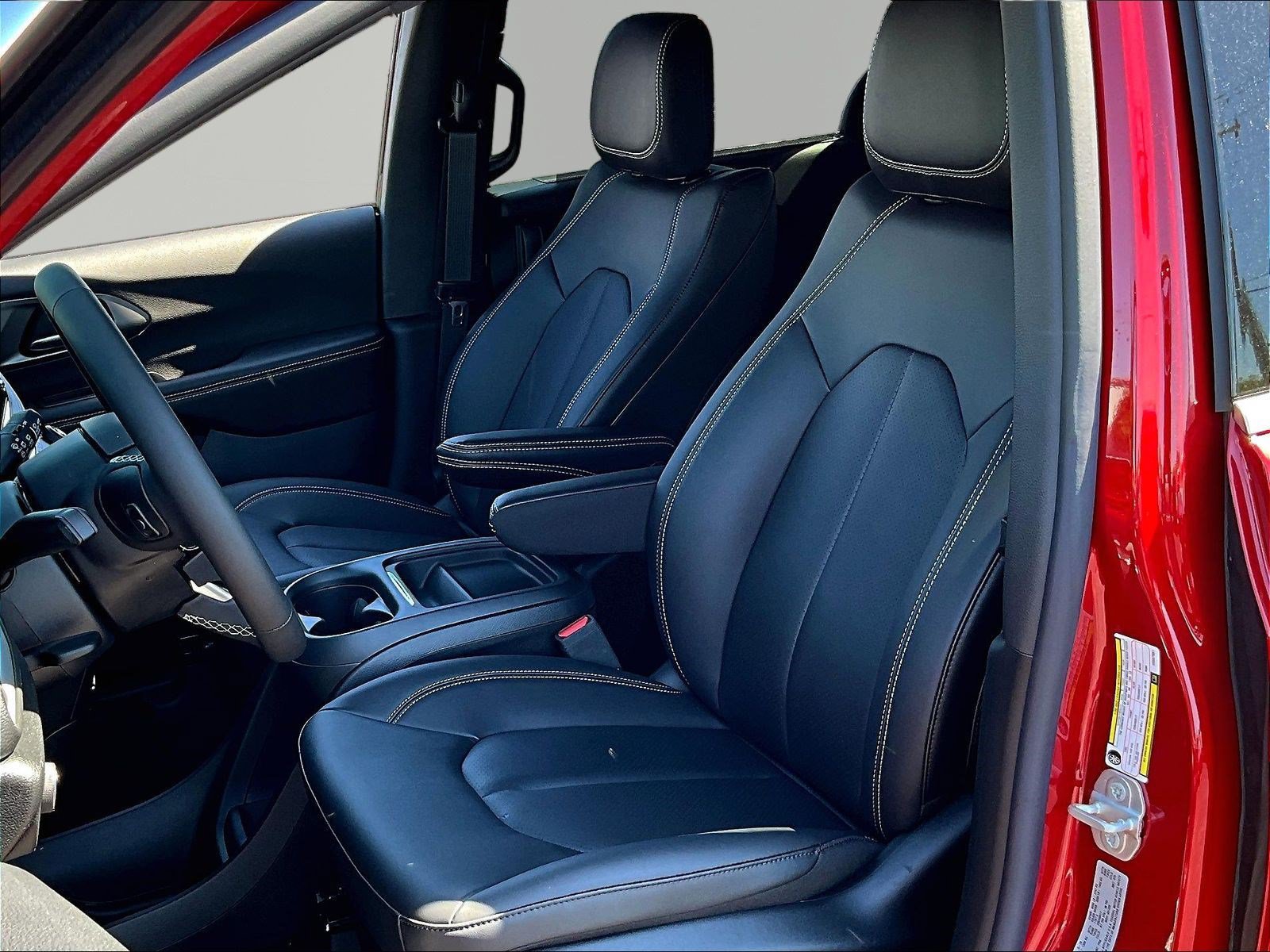 New 2027 Chrysler Pacifica Select AWD/4WD image 16