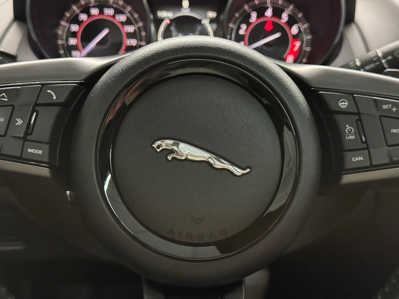 Used 2016 Jaguar F-TYPE Coupe RWD image 21