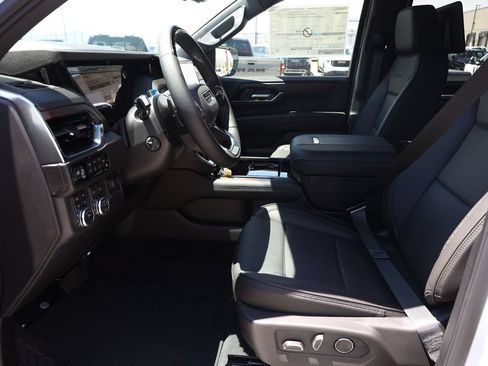 New 2026 GMC Yukon Denali w/ Denali Reserve Package AWD/4WD image 11