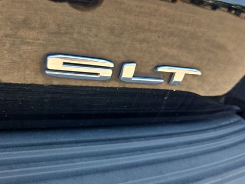Used 2021 GMC Yukon SLT w/ Rear Media and Nav Package AWD/4WD image 34