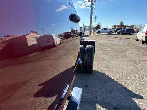 Used 2018 RAM 3500 Tradesman w/ Chrome Appearance Group image 20