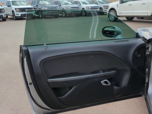 Used 2016 Dodge Challenger SXT RWD image 11