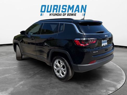 Used 2024 Jeep Compass Latitude AWD/4WD image 4