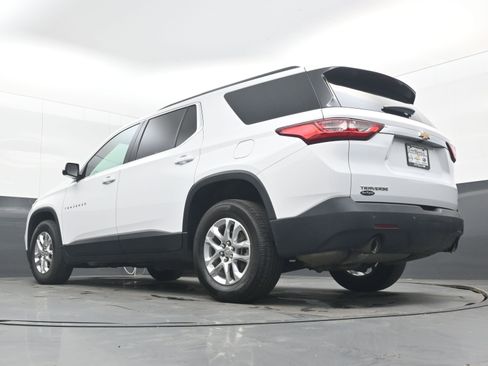 Used 2020 Chevrolet Traverse LT image 28