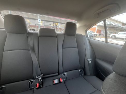 Used 2025 Toyota Corolla LE image 37