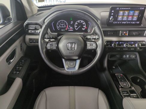 Certified 2025 Honda Pilot EX-L image 17