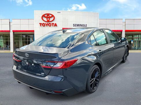 Used 2026 Toyota Camry SE image 3