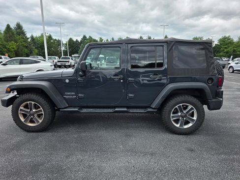 Used 2017 Jeep Wrangler Unlimited Sport w/ Quick Order Package 24S AWD/4WD image 2