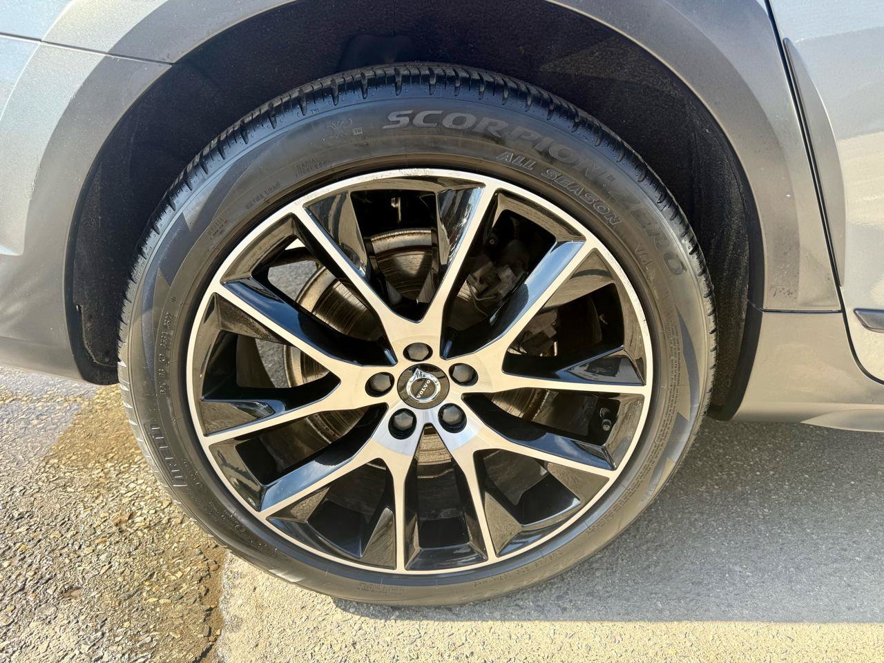 Used 2020 Volvo V90 T6 Cross Country AWD/4WD image 11