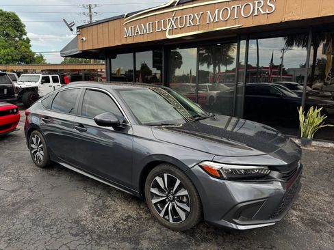 Used 2024 Honda Civic EX-L image 2