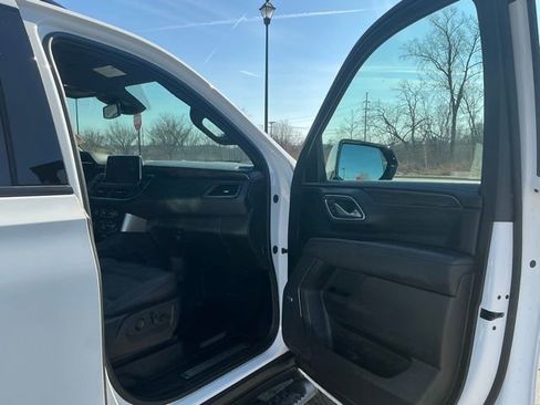 Used 2024 Chevrolet Suburban Z71 w/ Off-Road Capability Package image 18