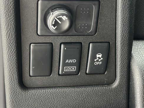 Used 2014 Nissan Rogue S AWD/4WD image 20