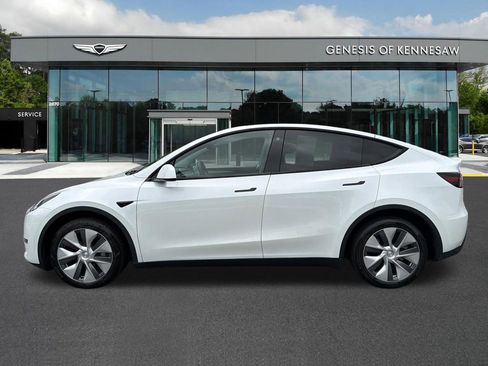 Used 2023 Tesla Model Y Long Range AWD/4WD image 4