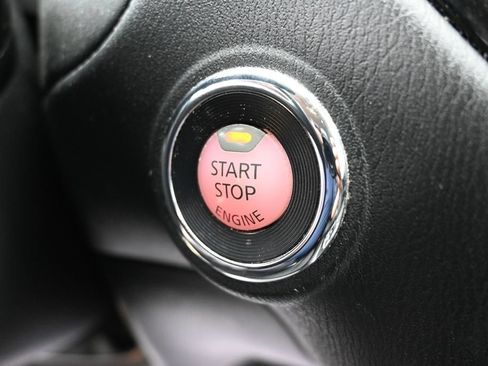 Used 2020 Nissan Pathfinder SV AWD/4WD image 18