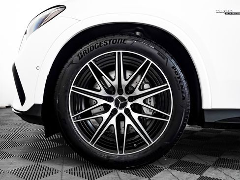 Certified 2025 Mercedes-Benz GLC 43 AMG 4MATIC image 6