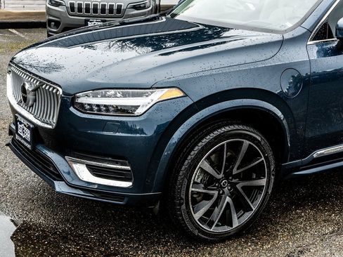Used 2022 Volvo XC90 T8 Inscription Expression w/ Advanced Package image 12