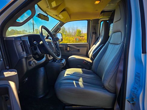 New 2025 GMC Savana 2500 w/ Driver Convenience Package image 12