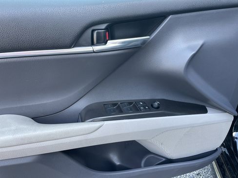 Used 2024 Toyota Camry SE FWD image 12
