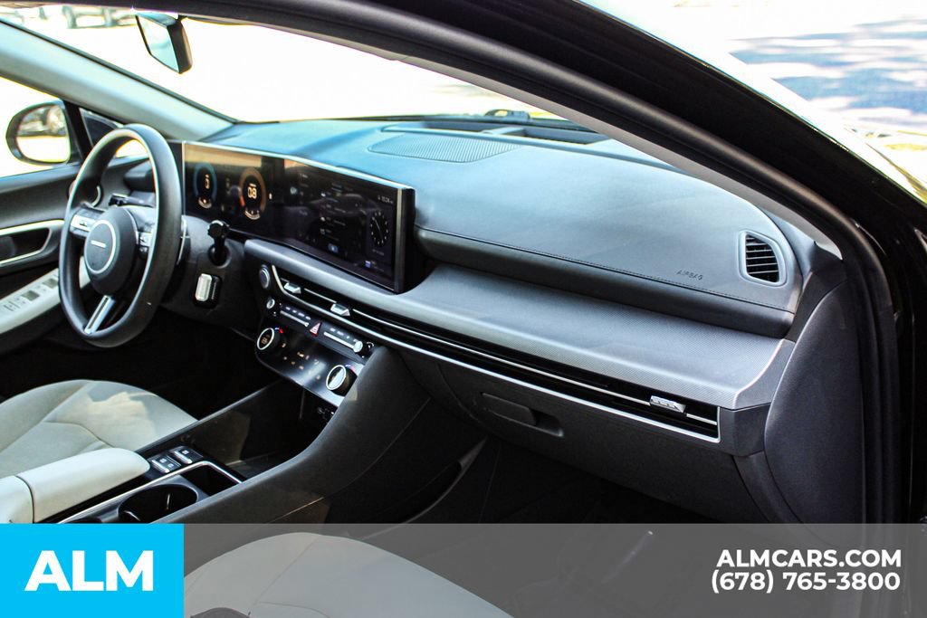 Used 2025 Hyundai Sonata SEL FWD image 22