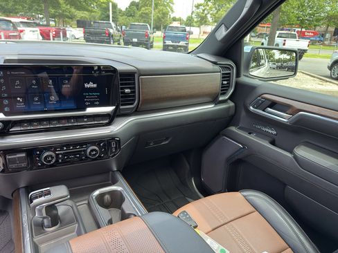 Used 2023 Chevrolet Silverado 1500 High Country w/ High Country Premium Package image 33