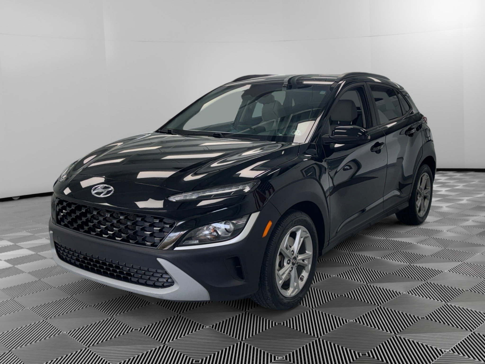 Used 2023 Hyundai Kona SEL w/ Cargo Package AWD/4WD image 4