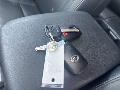 Used 2021 Toyota Tacoma TRD Sport w/ TRD Premium Sport Package image 16