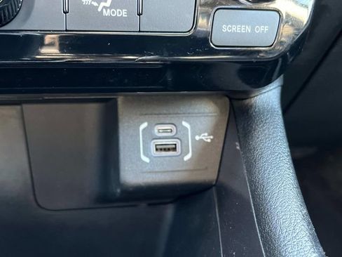 Certified 2022 Jeep Compass Latitude image 23