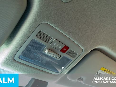 Used 2024 Hyundai Venue Limited image 39