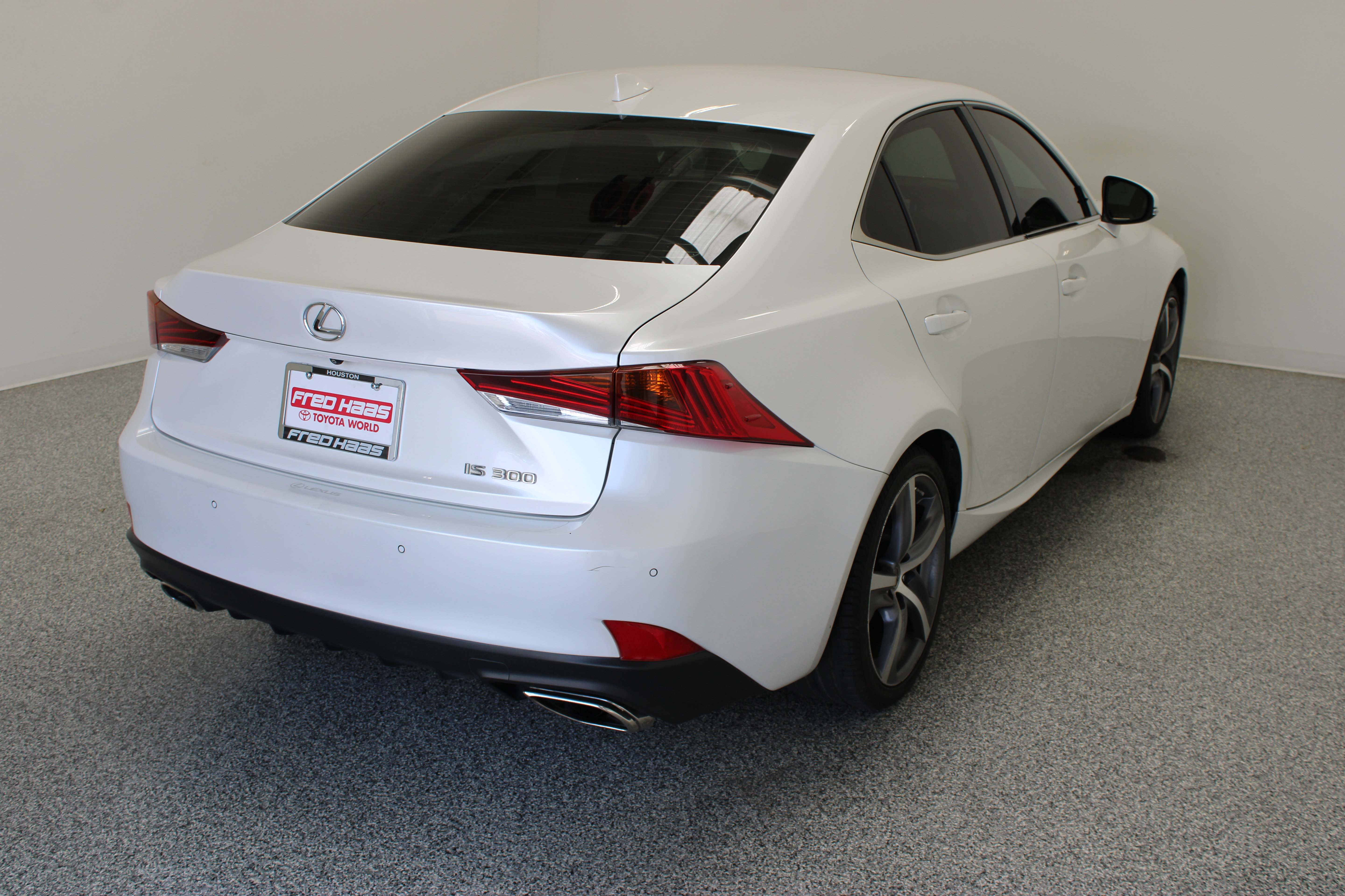 Used 2019 Lexus IS 300 w/ Premium Package RWD image 8