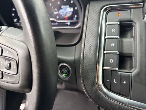 Used 2023 GMC Yukon SLT AWD/4WD image 27