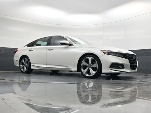 Used 2018 Honda Accord Touring image 29
