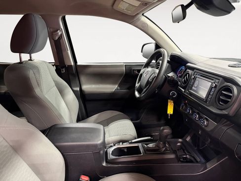 Used 2019 Toyota Tacoma SR image 16