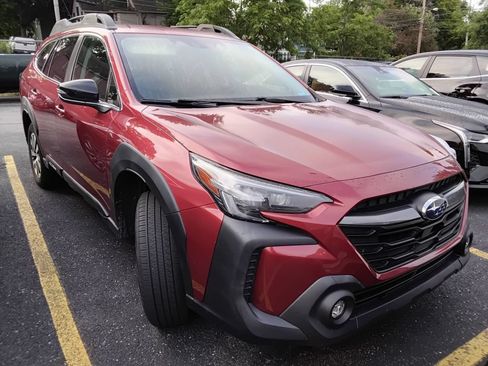 Used 2024 Subaru Outback Premium AWD/4WD image 12