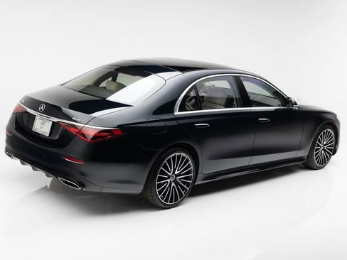 Used 2022 Mercedes-Benz S 580 4MATIC Sedan image 3
