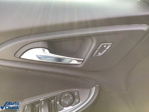 Used 2023 Chevrolet Malibu LT image 27