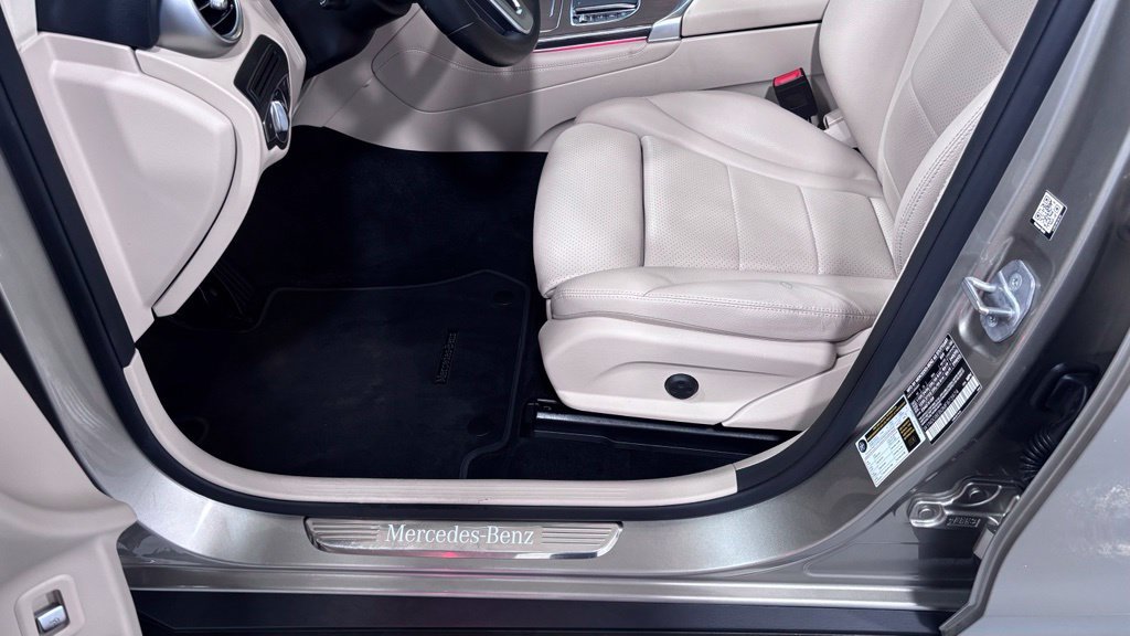 Certified 2021 Mercedes-Benz GLC 300 4MATIC image 11