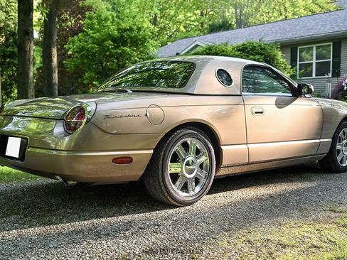 Used 2005 Ford Thunderbird RWD image 8