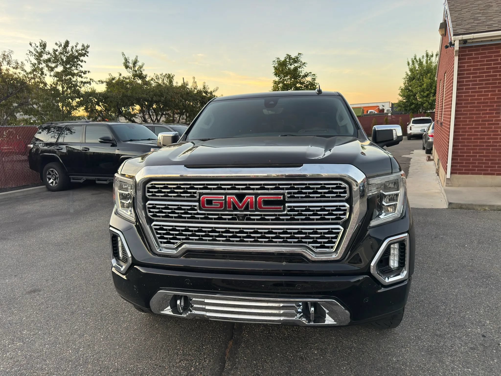 Used 2020 GMC Sierra 1500 Denali w/ Technology Package AWD/4WD image 2