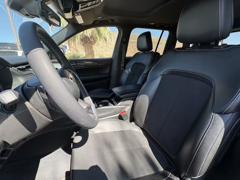 Used 2023 Jeep Grand Cherokee Altitude AWD/4WD image 9