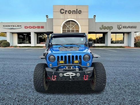 Used 2015 Jeep Wrangler Unlimited Rubicon w/ Connectivity Group AWD/4WD image 8