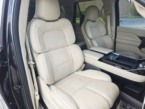 Used 2020 Lincoln Navigator Reserve w/ Equipment Group 208A Reserve AWD/4WD image 22