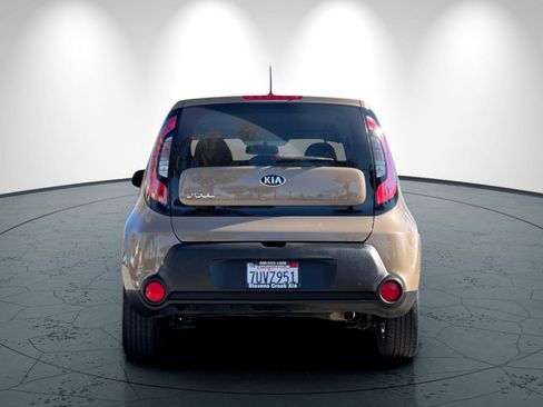 Used 2014 Kia Soul + image 5