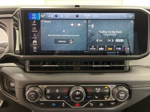 Used 2025 Jeep Wrangler Unlimited Sahara w/ Safety Group AWD/4WD image 15