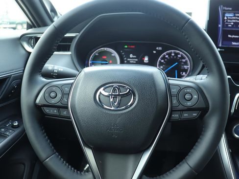 Used 2021 Toyota Venza Limited image 27