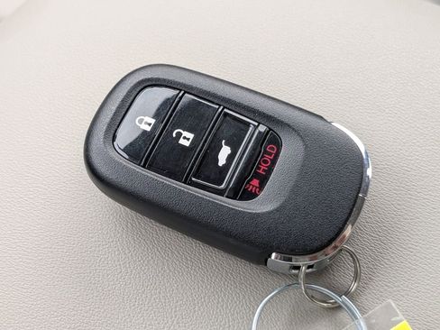 Used 2023 Honda HR-V LX image 28