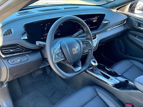 Used 2025 Buick Envista Sport Touring image 16