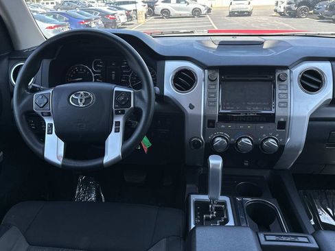 Used 2019 Toyota Tundra SR5 w/ SR5 Upgrade Package AWD/4WD image 17