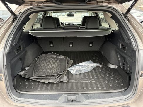 Used 2024 Subaru Outback Limited image 11