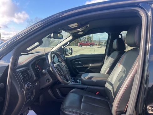 Used 2021 Nissan Titan PRO-4X w/ Pro-4x Convenience Package image 10