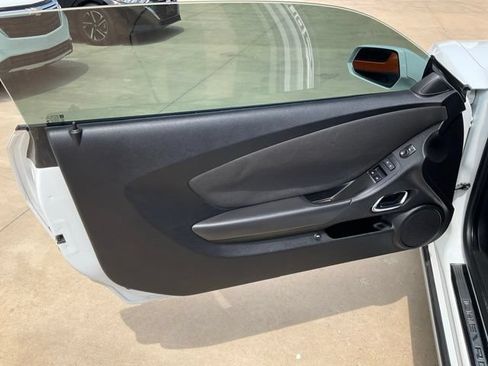 Used 2015 Chevrolet Camaro SS w/ Rear Vision Package RWD image 4